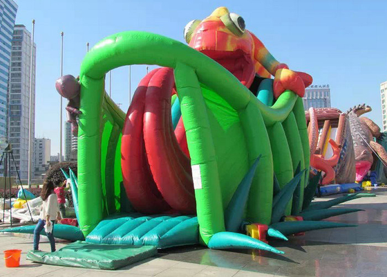 Parque inflável da aventura do projeto do camaleão, casa inflável do salto com corrediça