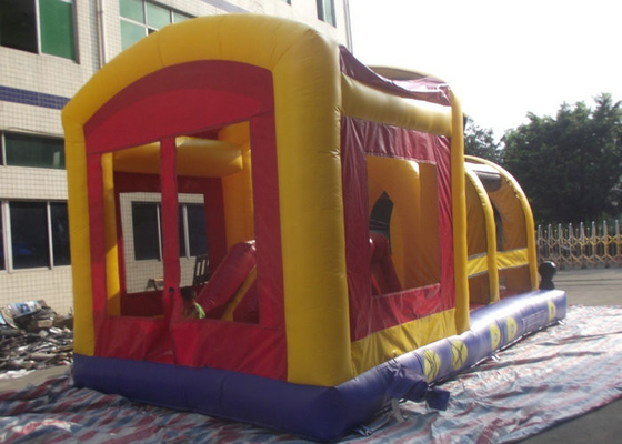 Casa dada forma trem do salto do curso de obstáculo sem chumbo para o jogo Bouncy das crianças