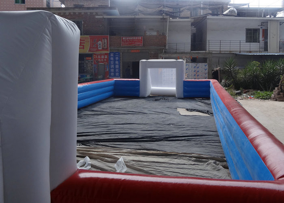 Dimensão inflável vermelha e azul do jogo de futebol 18x10m para o parque de diversões
