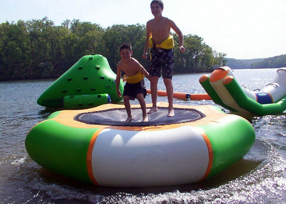 Trampolim inflável sem chumbo do lago, de alta temperatura de flutuação do trampolim da água soldado