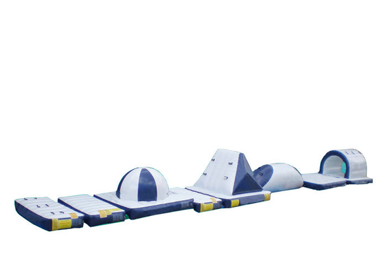 Os brinquedos infláveis amigáveis da água de Eco rasgam o curso de obstáculo Bouncy resistente