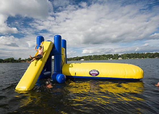 Brinquedos infláveis do lago safety alta, brinquedos da associação do divertimento com gota inflável da água