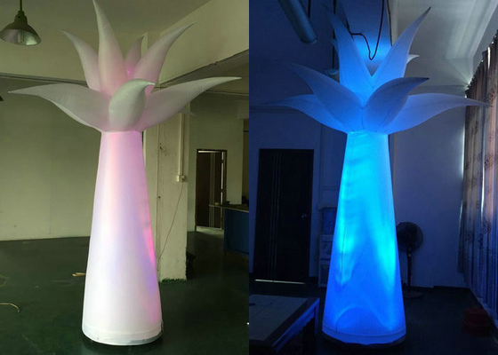 Dar forma da palmeira ilumina acima a altura personalizada Inflatables para campanhas de promoção