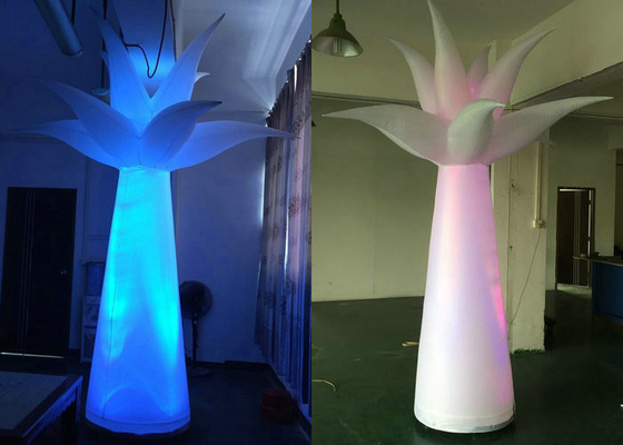 Dar forma da palmeira ilumina acima a altura personalizada Inflatables para campanhas de promoção