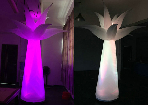 Dar forma da palmeira ilumina acima a altura personalizada Inflatables para campanhas de promoção