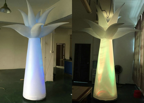 A aparência agradável ilumina acima o nylon revestido PVC de Inflatables para a propaganda do evento