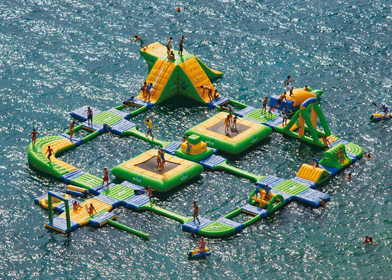 Parque Bouncy da água da durabilidade alta, preventivo da corrosão da água do mar do parque da água dos esportes do Aqua